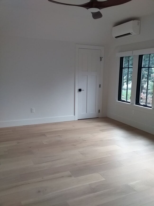 Building Photo - Completely Remodeled Single Family Home