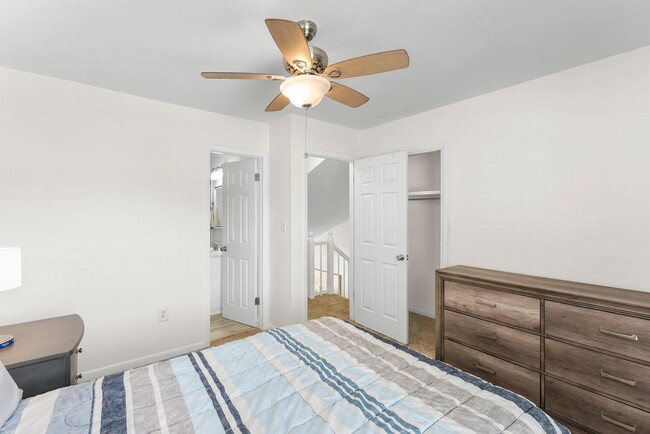 Building Photo - 629 Sandalwood Dr