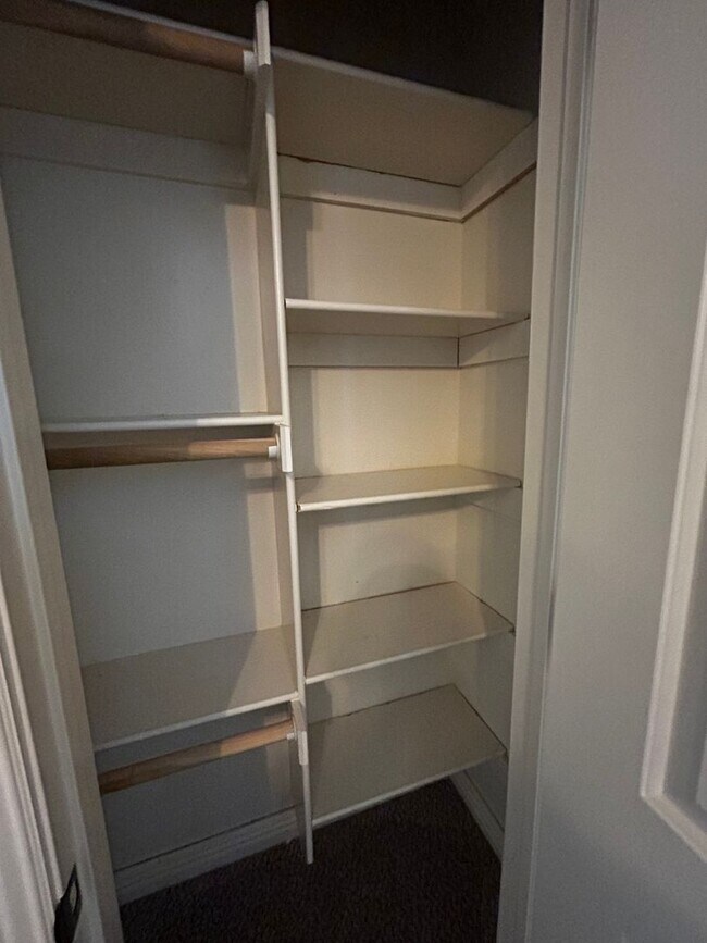 Building Photo - Private Treehouse Views - 3 Bed 2 Bath Home on Cul de sac in Bella Vista!