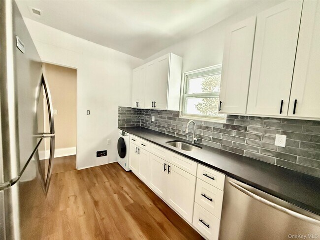 Building Photo - 55 Ramsey Ave