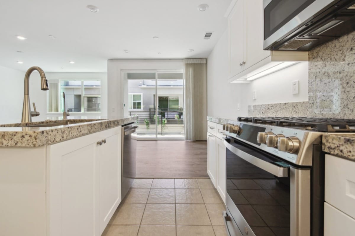 Building Photo - 275 Carmona