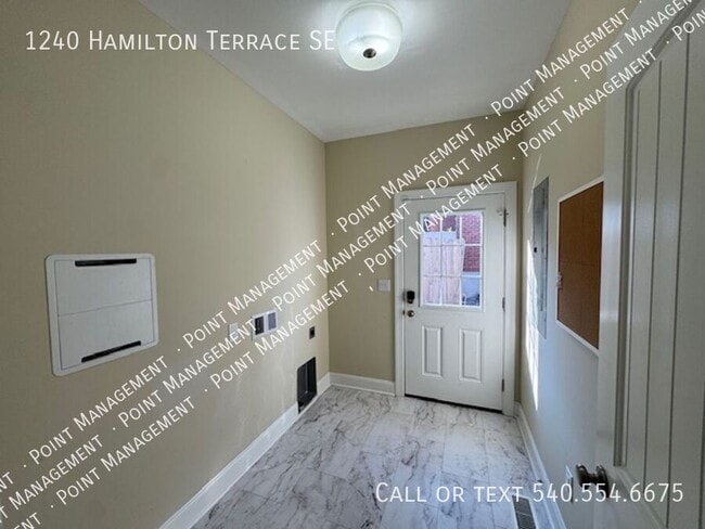 Building Photo - 1240 Hamilton Terrace SE