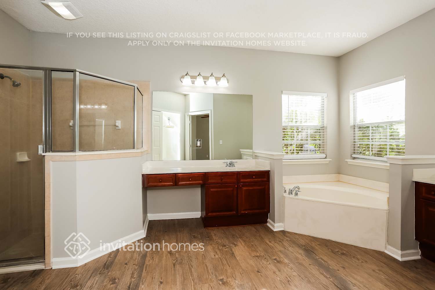 Building Photo - 3575 Shrewsbury Dr