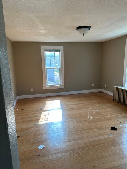 Building Photo - 934 Barland St