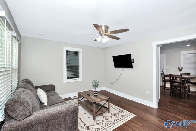 Building Photo - 2910 Wilson Dr NW