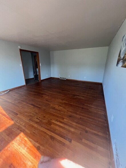 Living Room - 1129 W Carson St