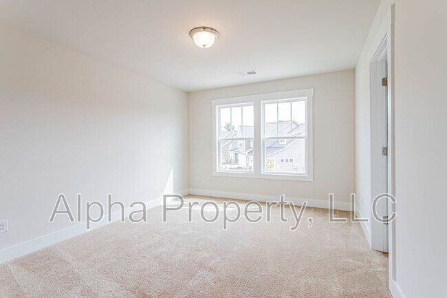 Building Photo - 211 Green River Way