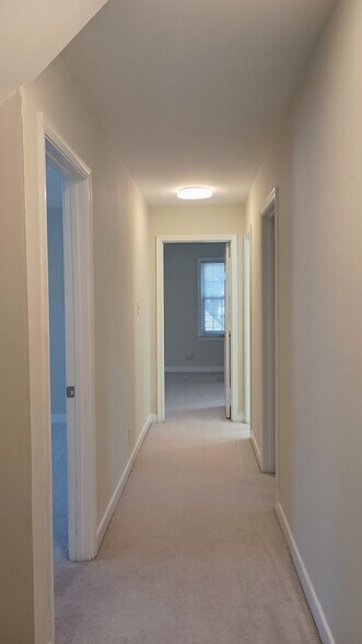 Upstairs hall - 5505 Standing Oak Pl