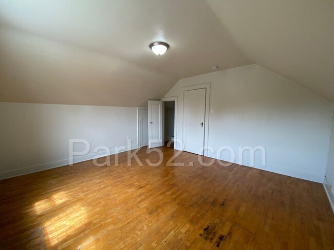 Building Photo - Beautiful 4 Bedroom in North Tacoma!
