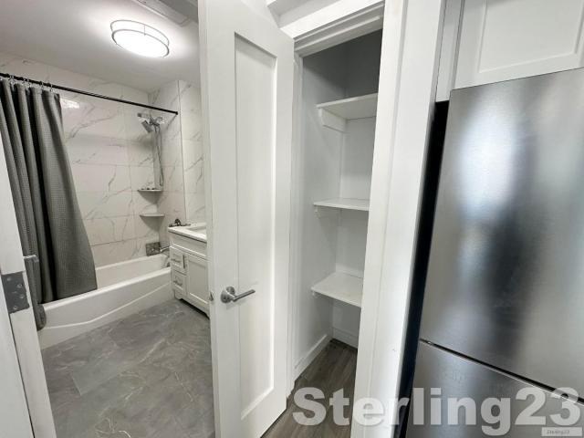 Building Photo - 1 bedroom in ASTORIA NY 11106