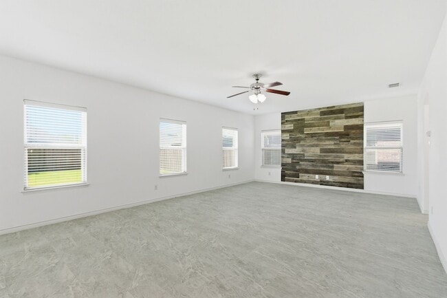 Building Photo - 11300 Hubbard Creek Dr