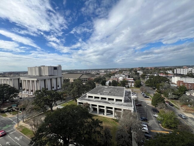Building Photo - 300 S Duval St