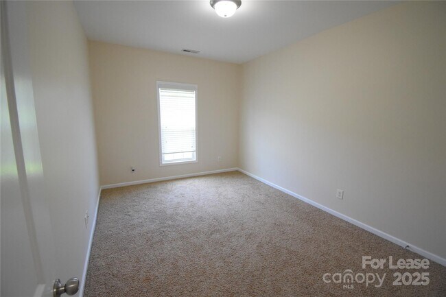 Building Photo - 9620 Camberley Ave NW