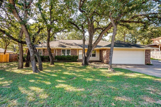 Primary Photo - Amazing 4 Bedroom 2, Bath Home in Desirabl...