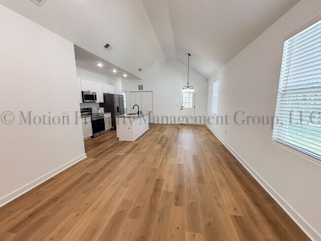 Building Photo - 1121 Wilmington Ave