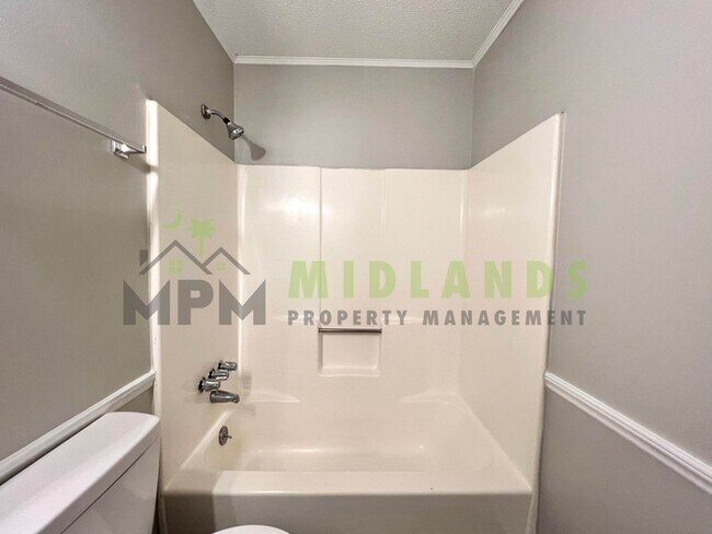 Building Photo - 237 Devonport Dr