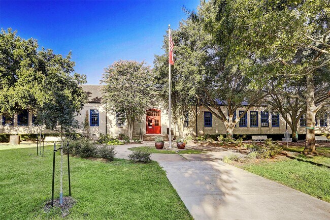 Building Photo - 2400 N Braeswood Blvd