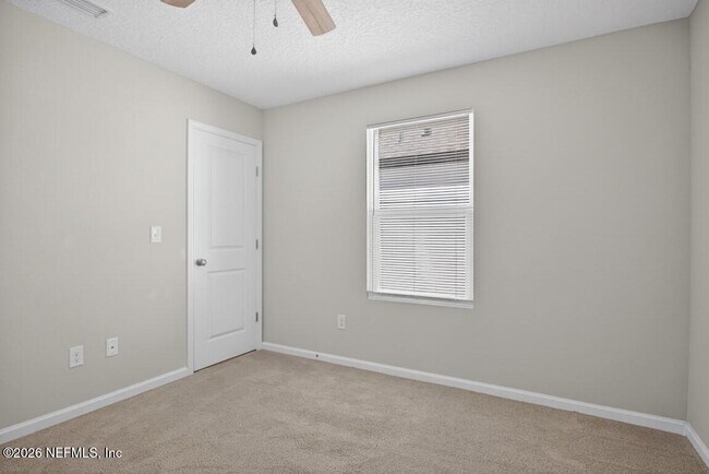 Building Photo - 14790 Cashew Ave