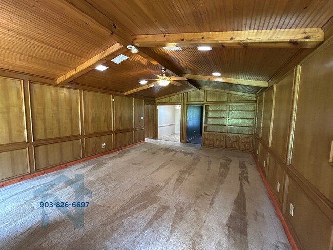 Building Photo - 104 Pinewood Ct