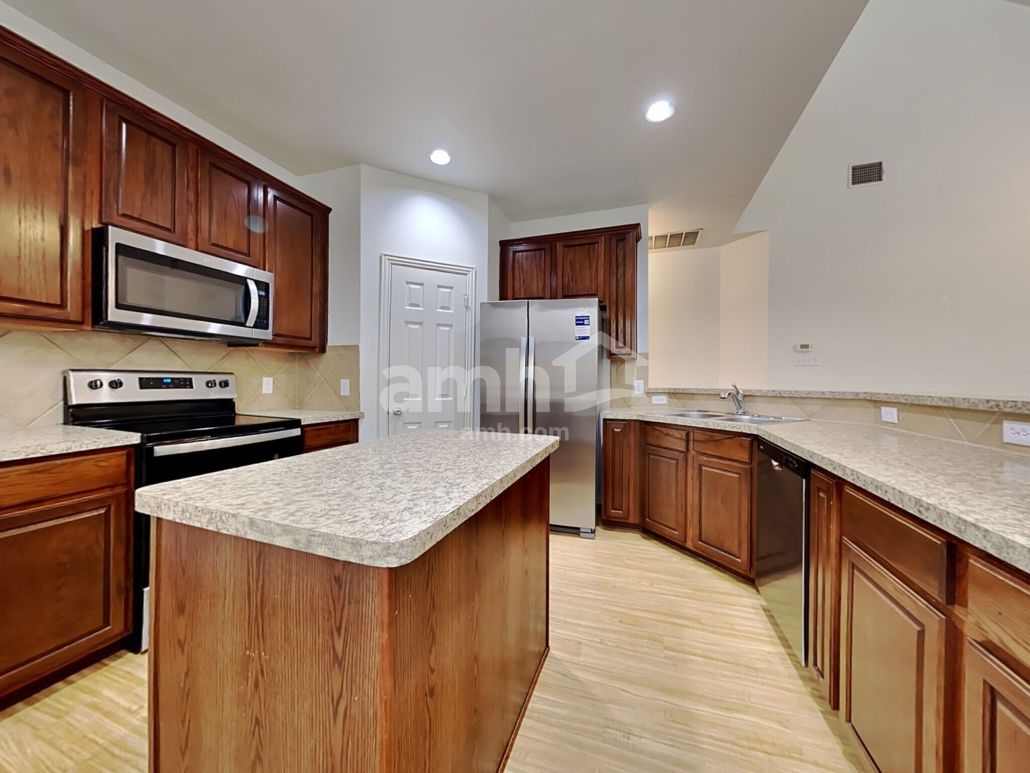 Building Photo - 8752 Lariat Cir