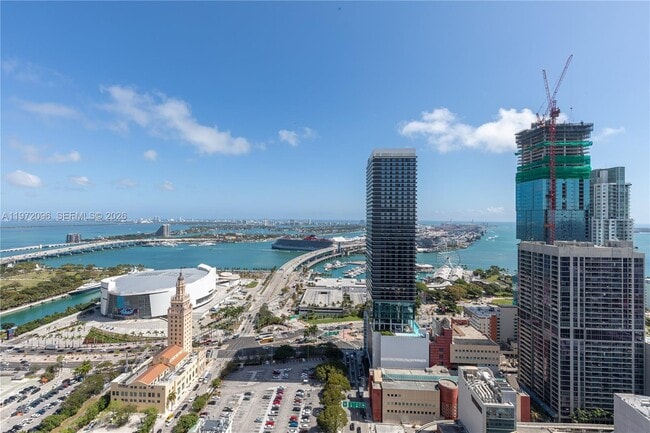 Building Photo - 121 NE 5th St