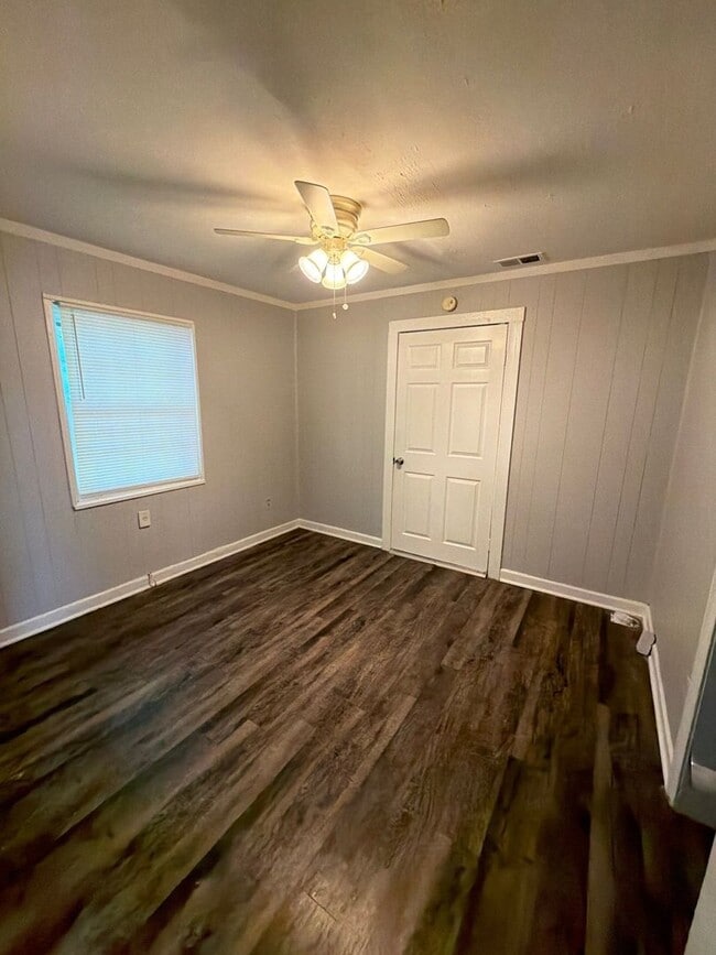 Building Photo - Very Nice Newly Renovated Home in Glenview