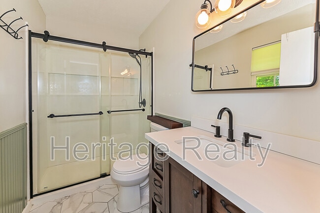 Building Photo - 9608 Clearwater Dr