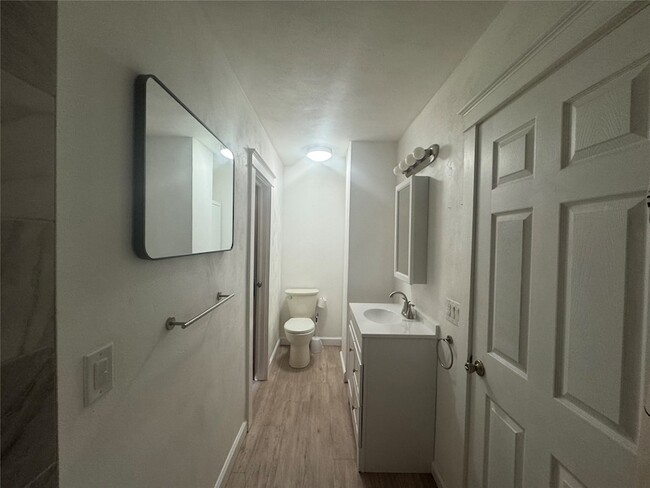 Building Photo - 45 Kattelville Rd