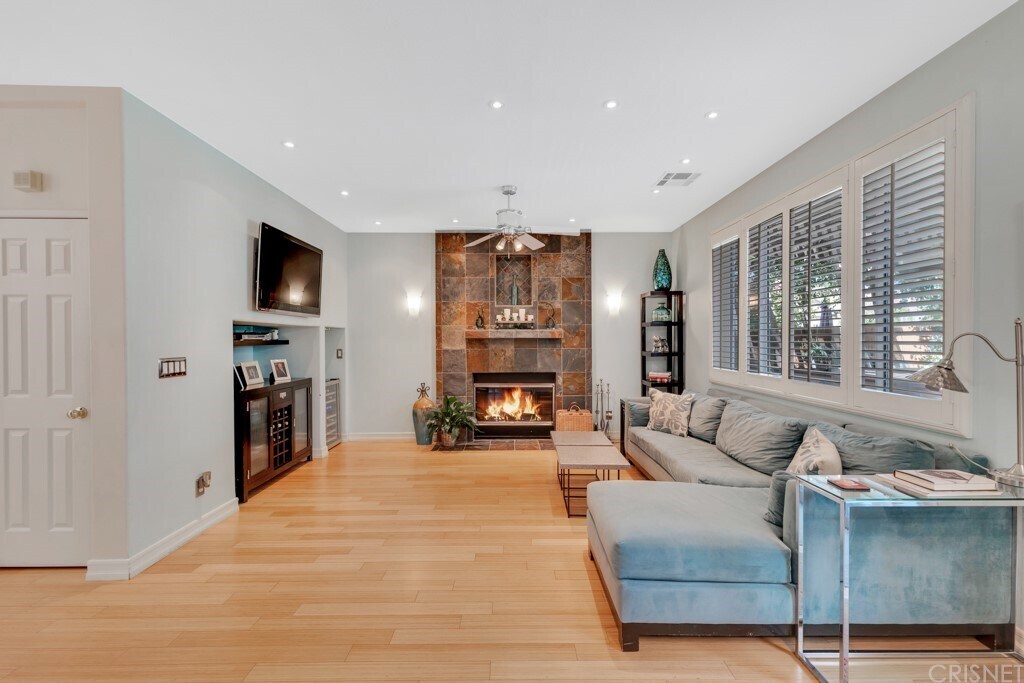 Building Photo - 18241 Arminta St