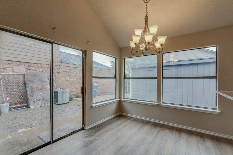 Building Photo - 10611 Woodleaf Dr