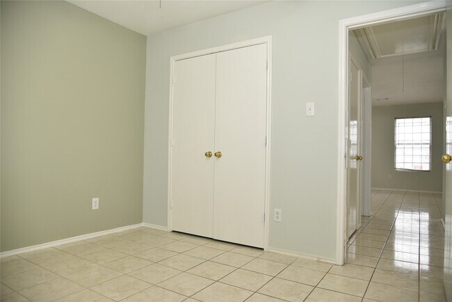 Building Photo - 10406 Sutter Glen Ln