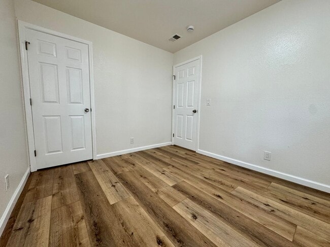 Building Photo - 2369 Kenton Ct
