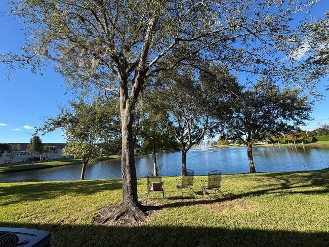 Building Photo - BEAUTIFUL 3 BEDFROOM, ,2.5 BATHROOMS TOWNHOME IN AVALON LAKES