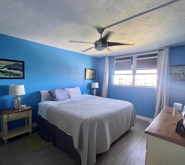 Building Photo - 2731 NE 14th Street Causeway