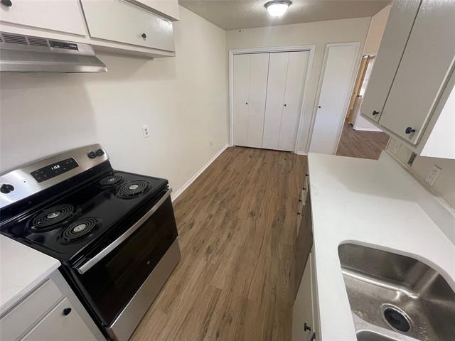 Building Photo - 3149 Tudor Ln