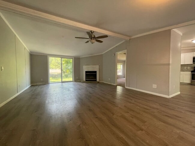 Building Photo - 3BD/2BA Home With Central Air
