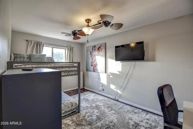 Building Photo - 10964 W Taft St