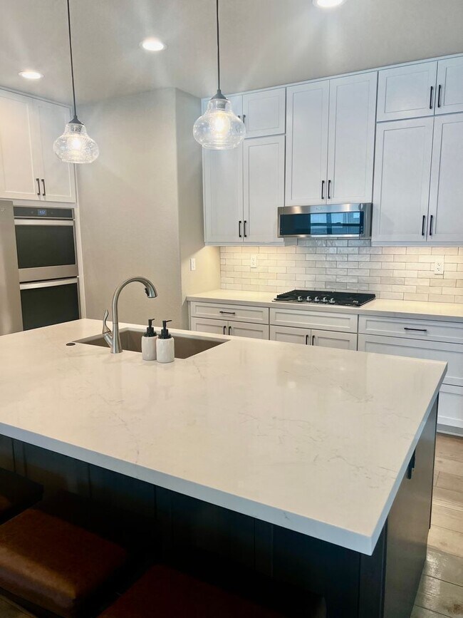Building Photo - Murrieta Entertainer’s Dream Home for Lease!