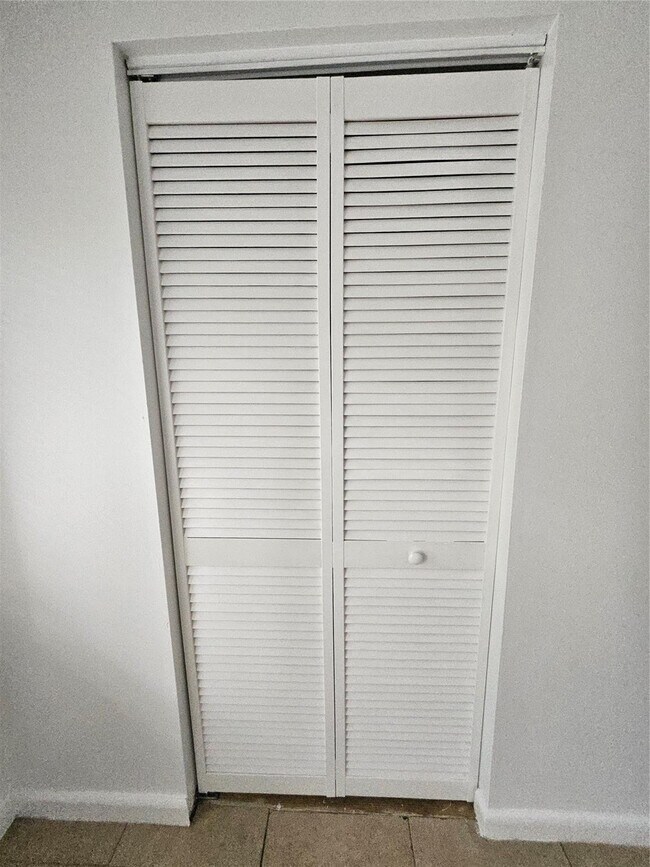 Building Photo - 2220 NW 59th Wy