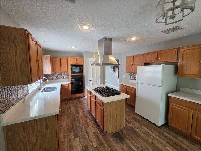 Building Photo - 19 Evening Song Ct