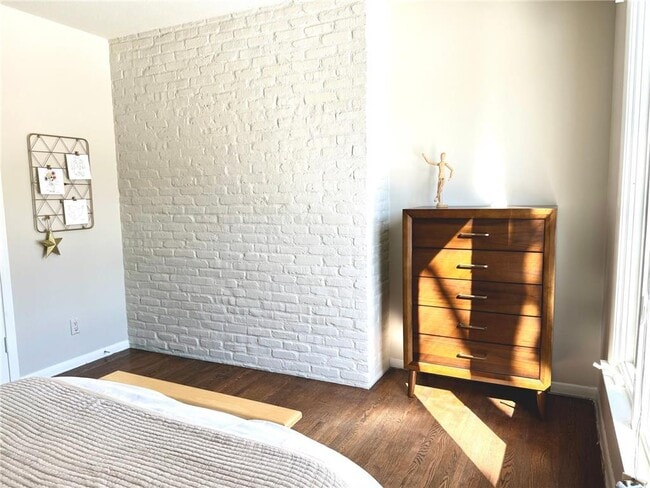 Building Photo - 6904 Gleason Rd