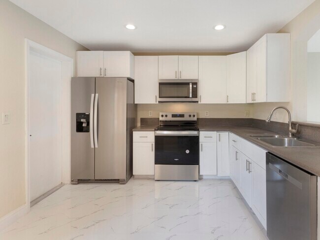 Building Photo - 6219 Eaton St