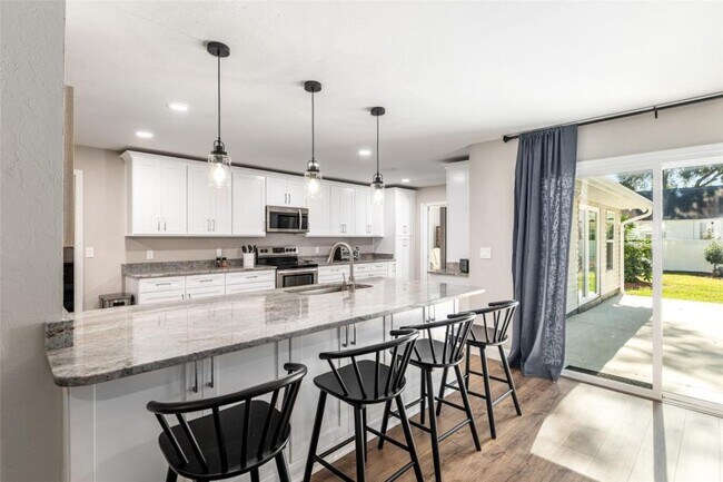 Building Photo - 4530 SE 14th St