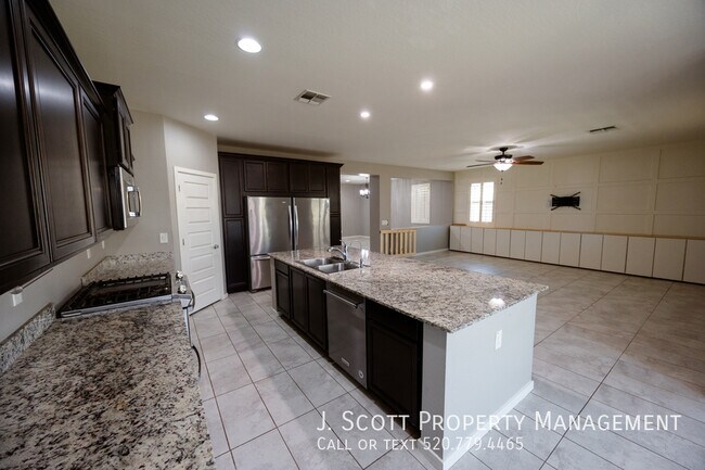 Building Photo - 1270 Carlsbad Dr