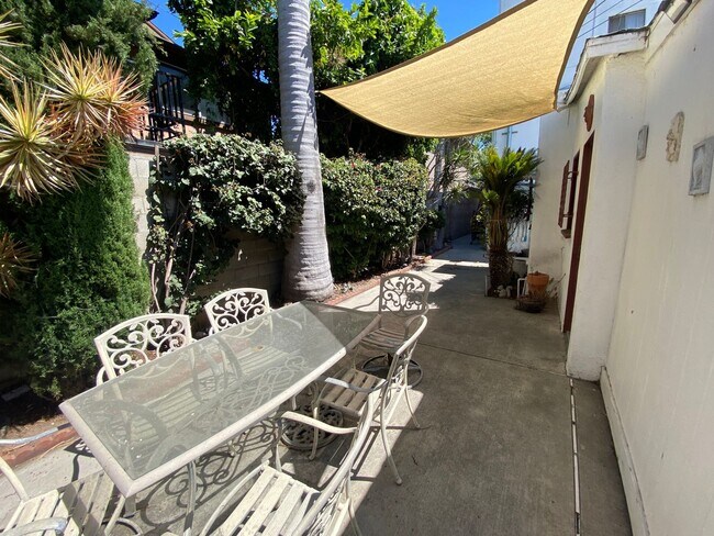 Building Photo - Cute 1 Bedroom 1 Bathroom Long Beach Apartment For Rent!