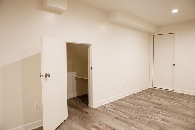 Building Photo - 1204 Sunrise Ln