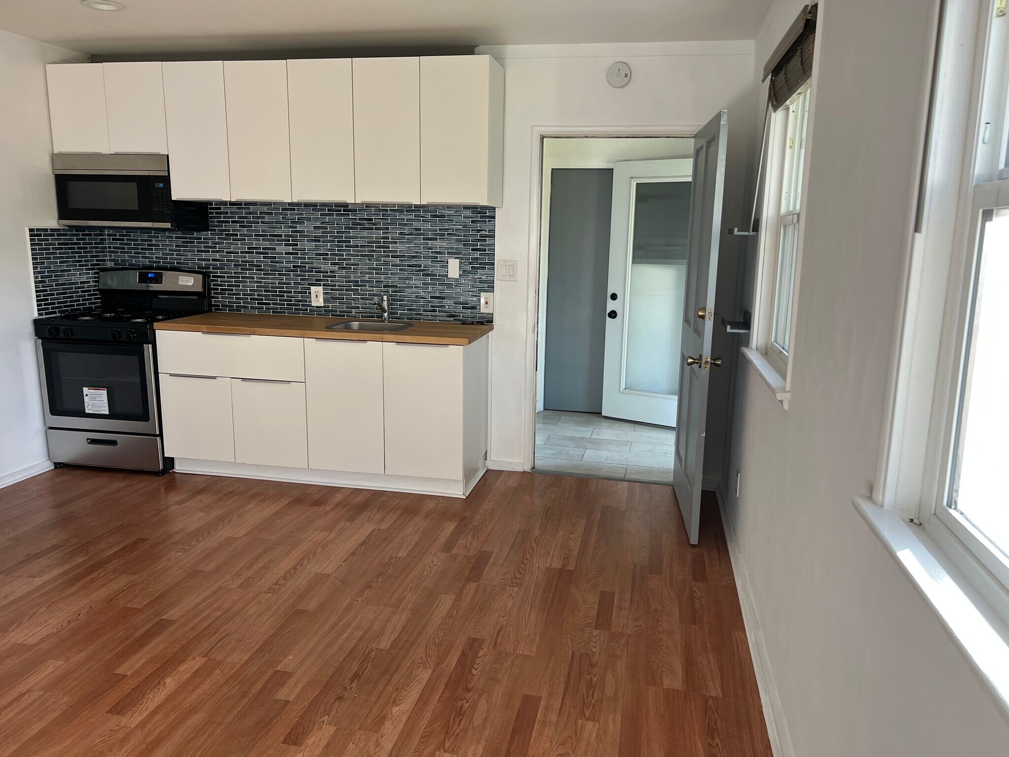 Building Photo - 14039 Gilmore St