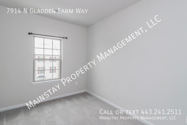Building Photo - 7914 N Gladden Farm Way