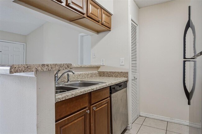 Building Photo - 8645 Fancy Finch Dr