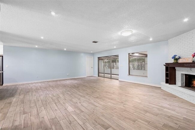 Building Photo - 10637 Deergrass Ln